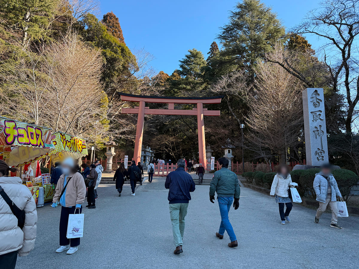 香取神宮の朱塗の大鳥居(おおとりい)