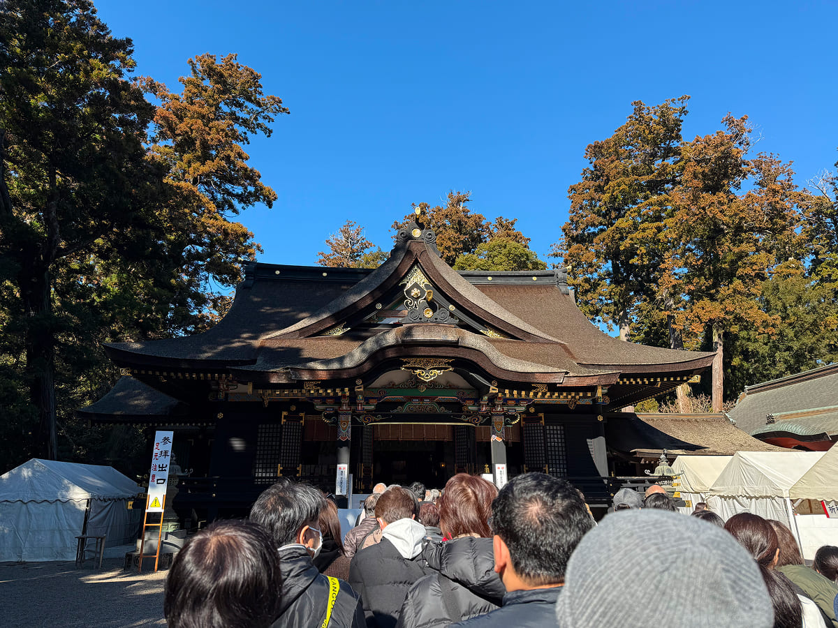 本殿周辺の御神木と三本杉でパワーを貰う