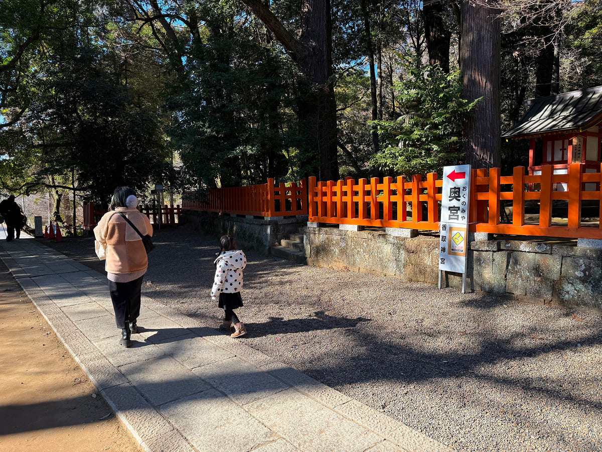 手水舎から奥宮