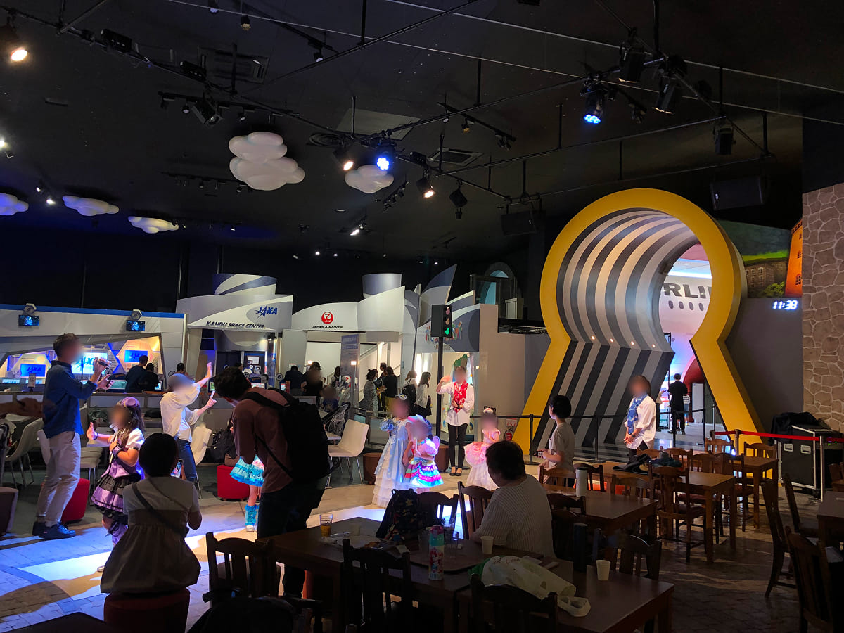 女の子に人気のモデル体験は予約必須