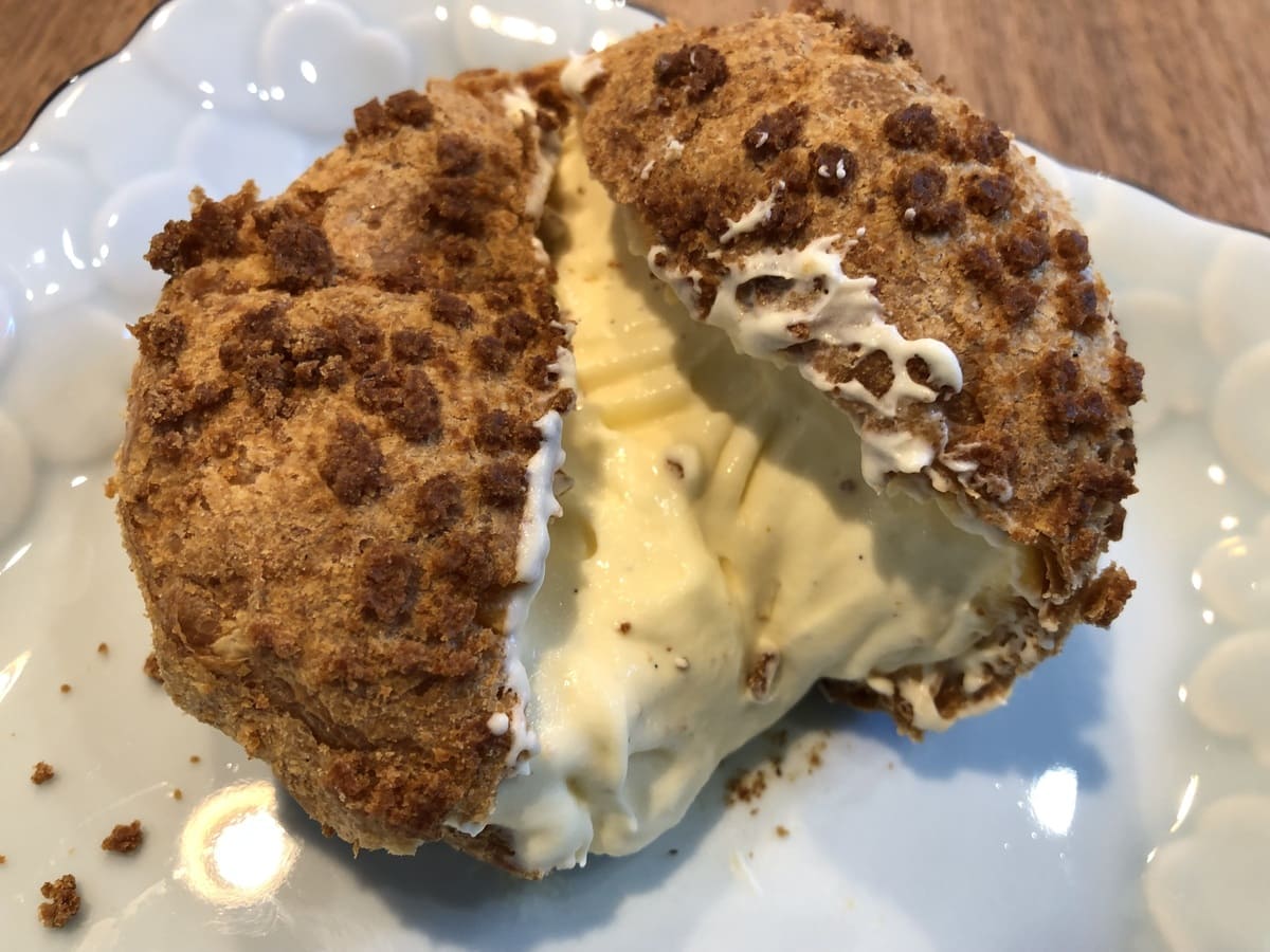 中のクリームが濃厚で絶品